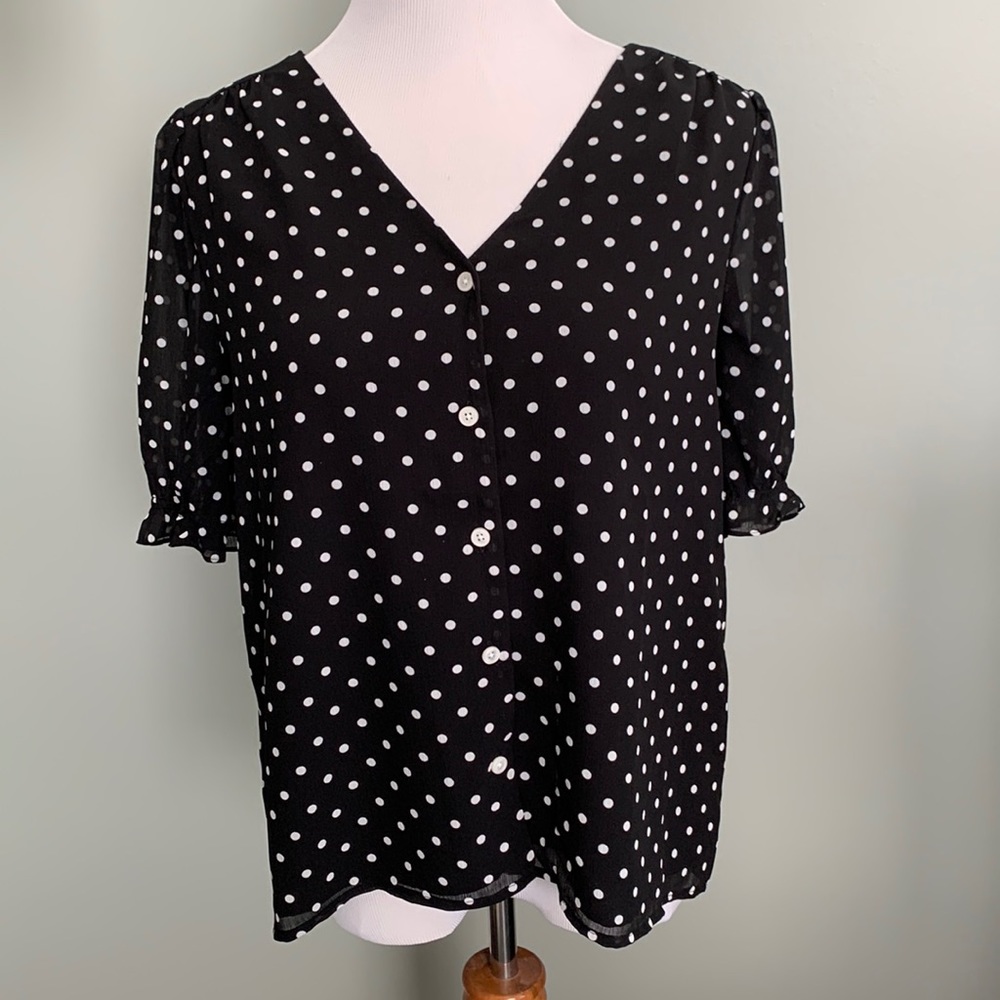 J.Crew Factory V neck short sleeve b/w polka dot blouse size M